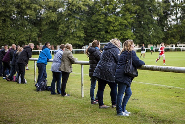 How to Handle Difficult Parents Without Losing the Dressing Room
